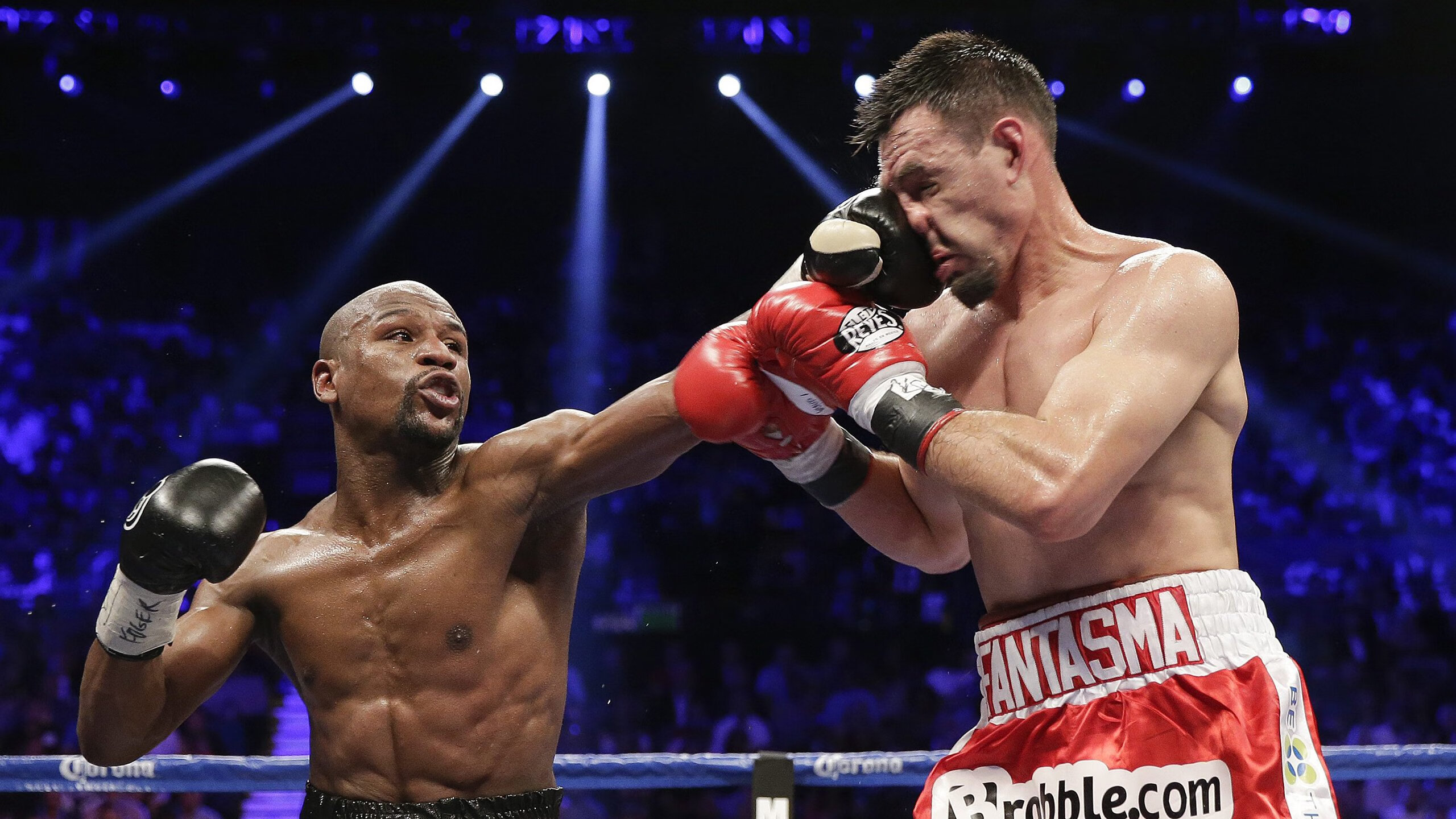 世界杯备战:阿根廷与巴西进行闭门教学赛 梅西内马尔对位练兵