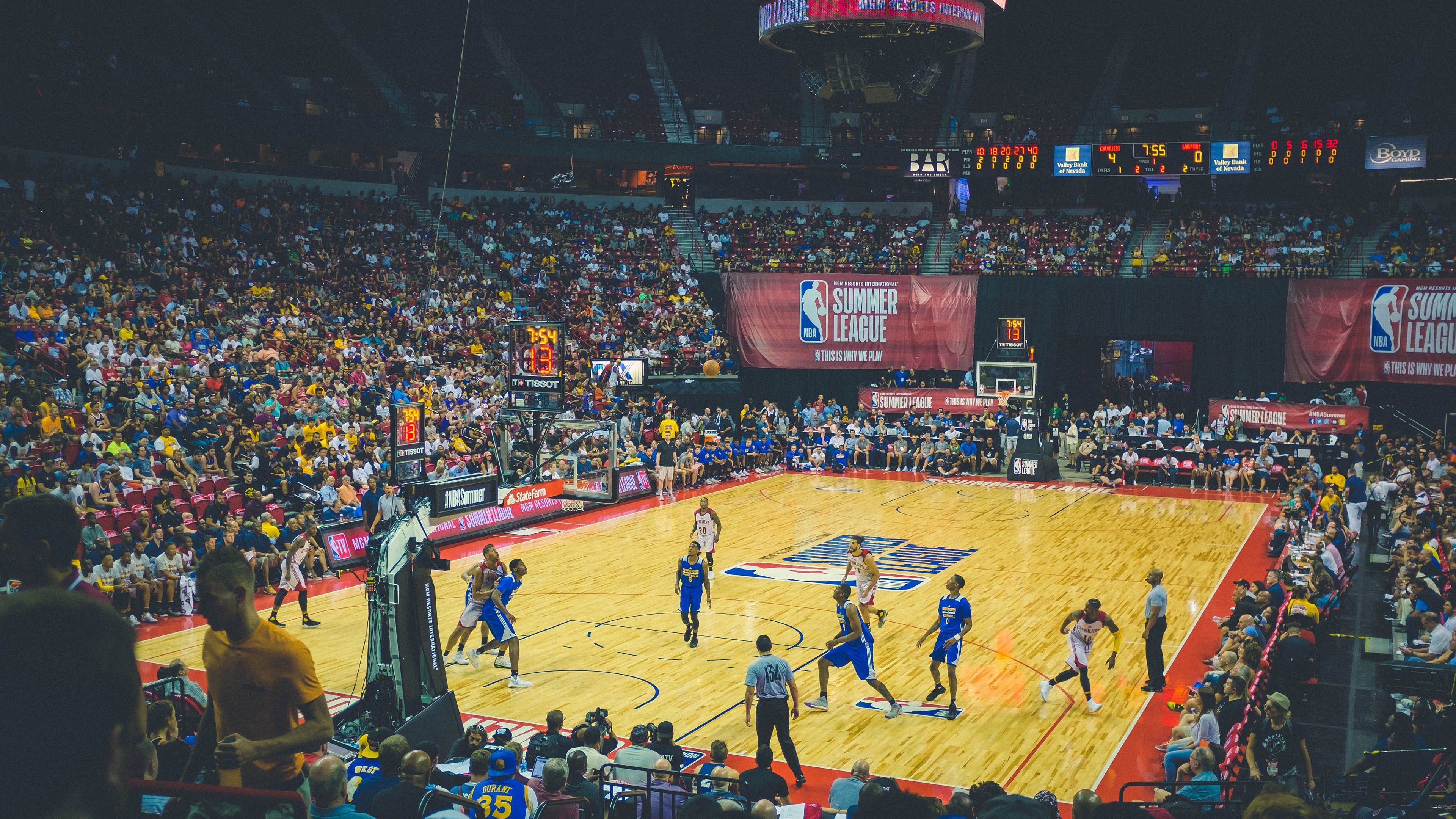 世界杯：边后卫触球次数力压中锋 现代足球侧重边路推进